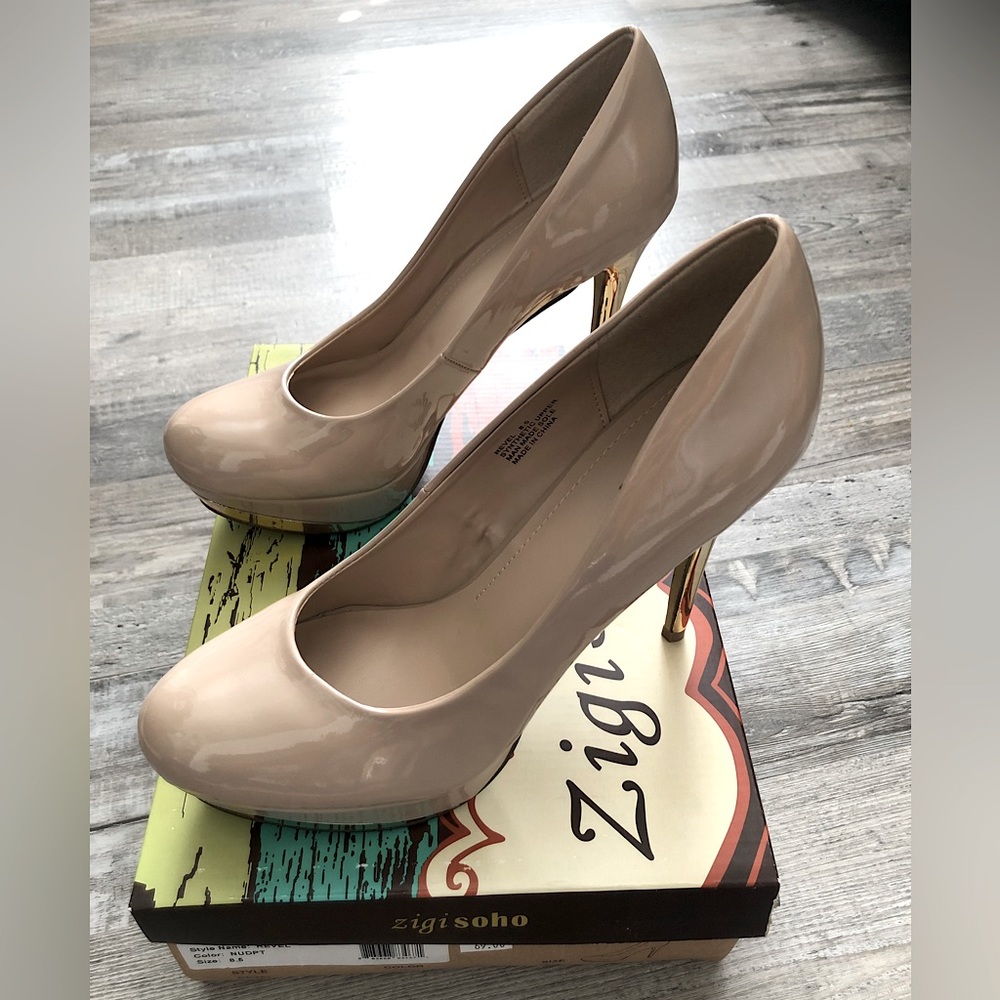 Gorgeous Revel Heels.🌟Gold stilettos. Size: 8.5
